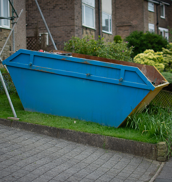 8 Yard Maxi Skip Hire Dudley for Garden Waste and Renovations